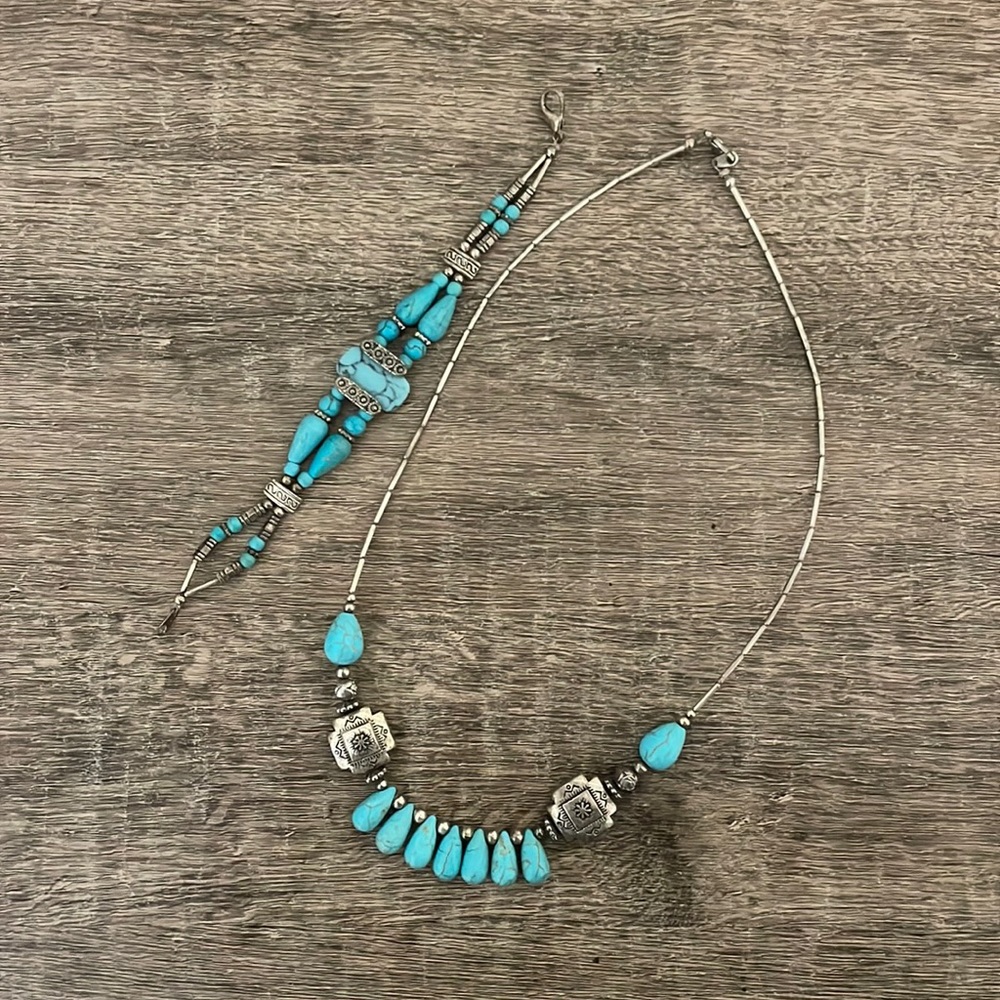 Faux Turquoise Necklace and Bracelet Set
